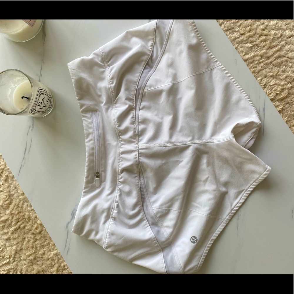 Lululemon white shorts size 4
